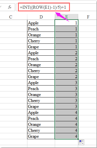 向下拖动填充柄以填充递增数字