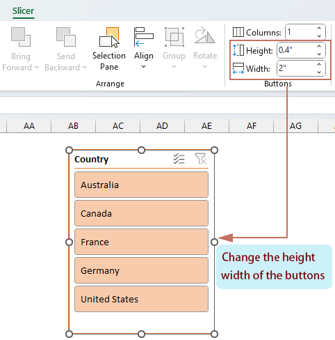 展示 Excel“切片器工具选项”选项卡中调整切片器按钮大小选项的截图